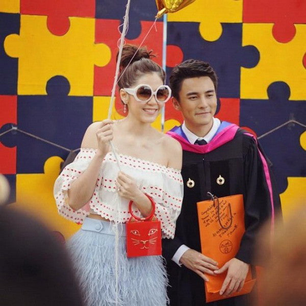 แต่งตัวชิคๆ สไตล์ดาราแนวหน้าไปงานรับปริญญา