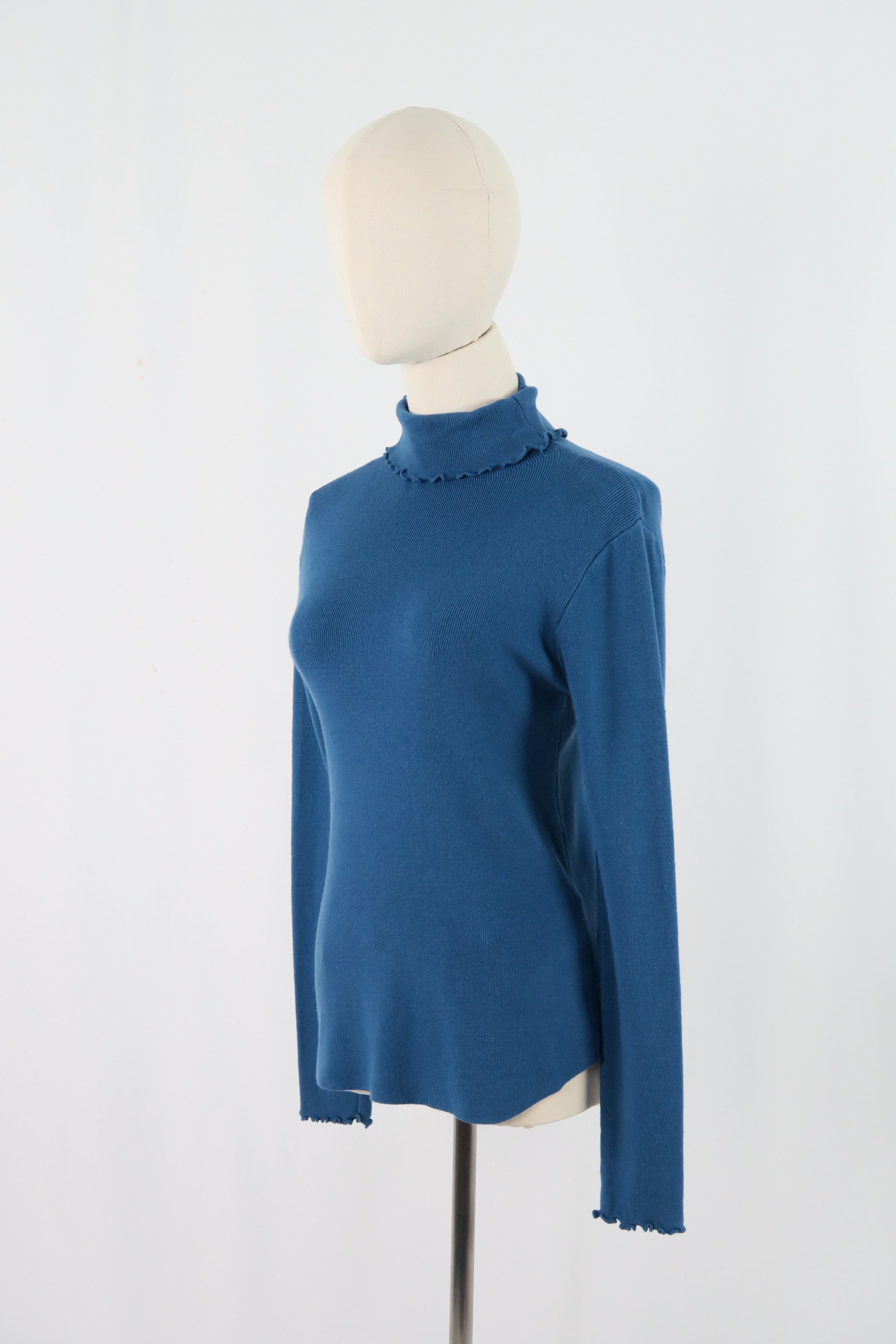เสื้อไหมพรม เสื้อสเวตเตอร์ แขนยาว คอเต่า - Women's Basic Round Neck Side Split Loose Long Sleeve Knit Sweater