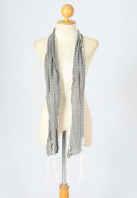 ผ้าพันคอแต่งพู่ลูกไม้ - Tassel Leafy Lace Scarf