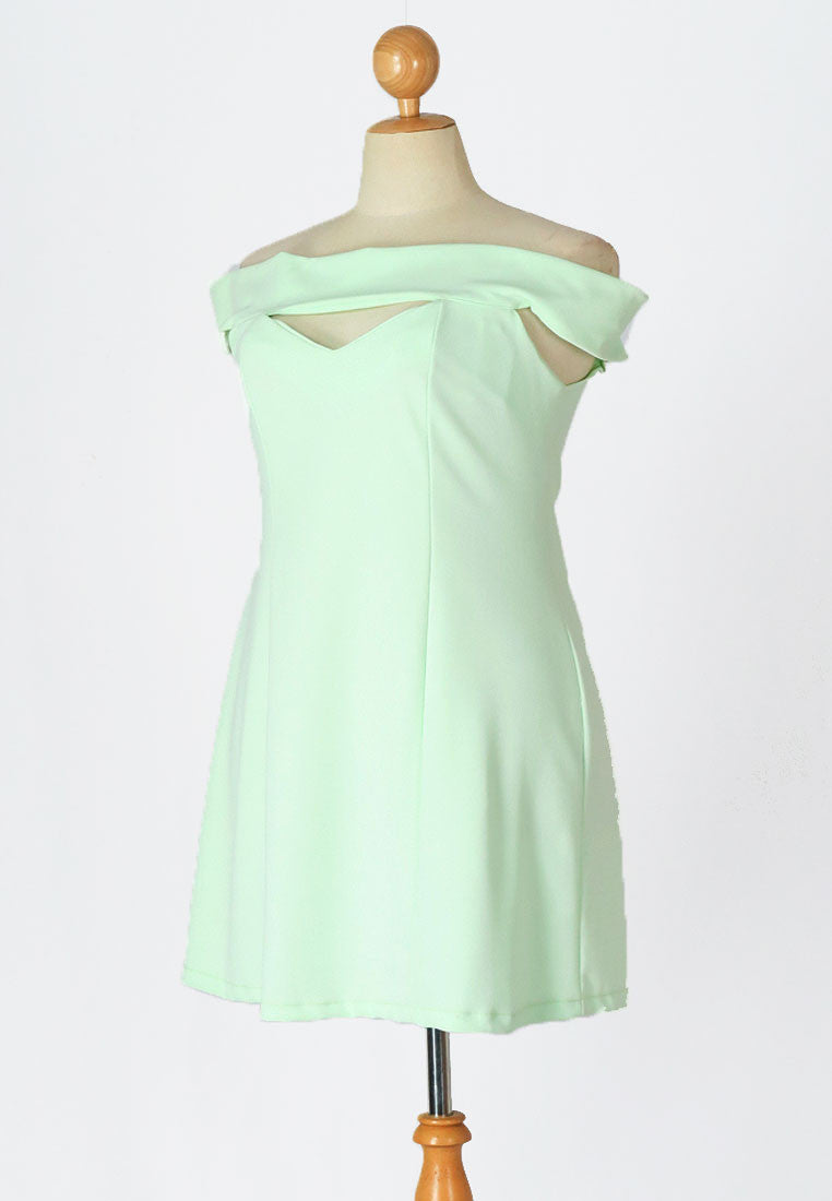 เดรสเปิดไหล่ - Off The Shoulder Shift Dress