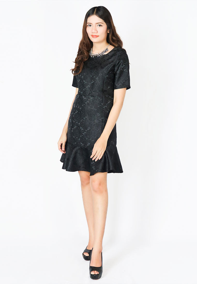 เดรสลายลูกไม้ - Lace Dress