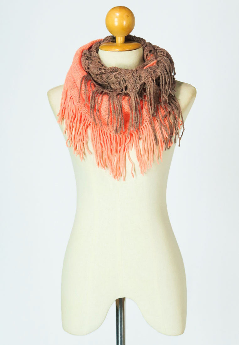 ผ้าพันคอไหมพรมทรงอินฟินิตี้ทูโทน - Warm Knit Infinity Scarf With Tassels