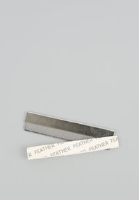 ใบมีดกันคิ้ว สเตนเลสสตีล 2 ชิ้น - 2 Pcs feather Cut Stainless Blade Hair Styling Razor (Japan)