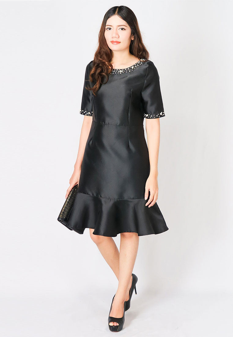 เดรสผ้าไหมประดับคลิสตัล - Elegent Silk Dress