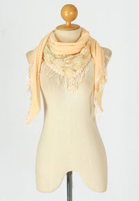 ผ้าพันคอแต่งพู่ลูกไม้ - Tassel Leafy Lace Scarf