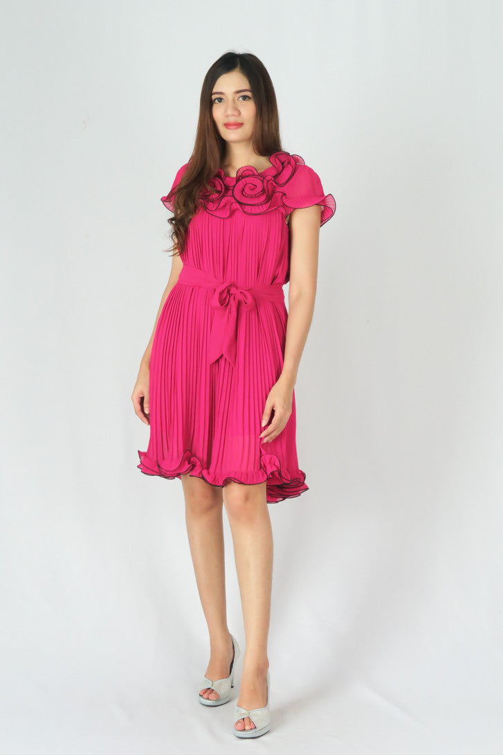 เดรสชีฟองทรงเอแต่งระบาย - Cap Sleeve Chiffon Midi Dress