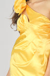 ชุดราตรียาวบ่าเดี่ยวทรงเข้ารูป - One-Shoulder Satin Evening Dress