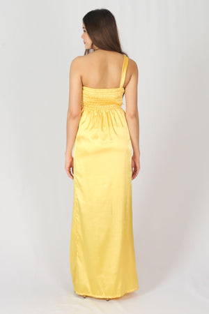 ชุดราตรียาวบ่าเดี่ยวทรงเข้ารูป - One-Shoulder Satin Evening Dress