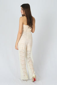 จั๊มสูทสายเดี่ยวลูกไม้ - V-Neck Lace Jumpsuit