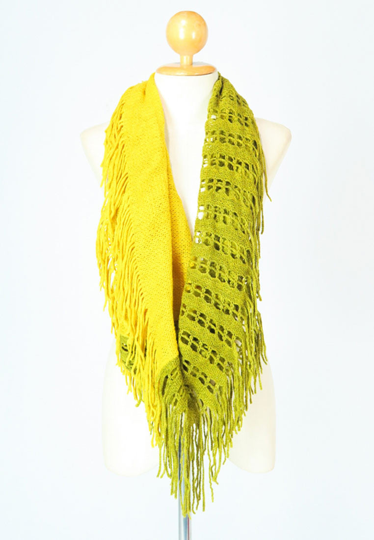 ผ้าพันคอไหมพรมทรงอินฟินิตี้ทูโทน - Warm Knit Infinity Scarf With Tassels