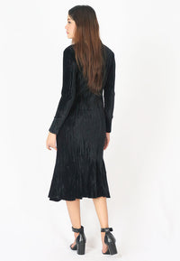 เดรสกำมะหยี่ คอเต่า - Turtleneck Velvet Midi Dress