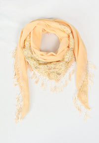 ผ้าพันคอแต่งพู่ลูกไม้ - Tassel Leafy Lace Scarf