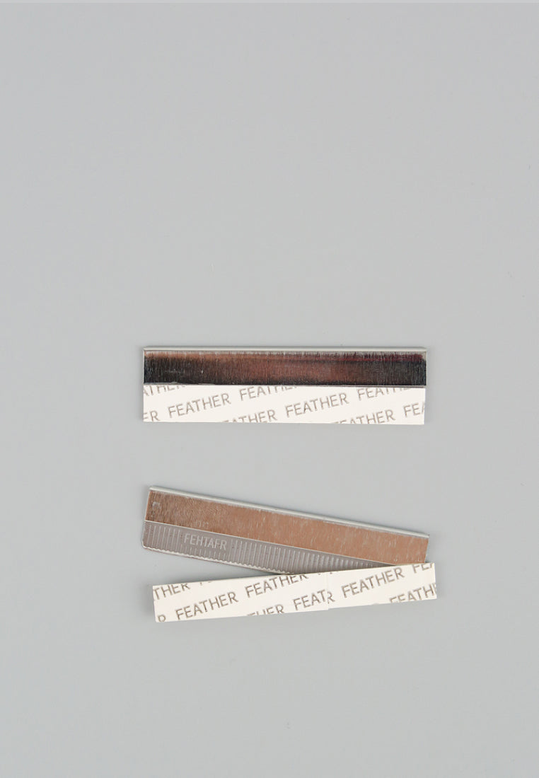 ใบมีดกันคิ้ว สเตนเลสสตีล 2 ชิ้น - 2 Pcs feather Cut Stainless Blade Hair Styling Razor (Japan)
