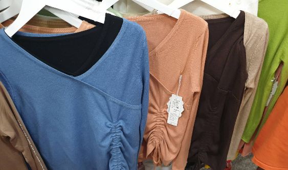 Women's Basic Round Neck Side Split Loose Long Sleeve Knit Sweater