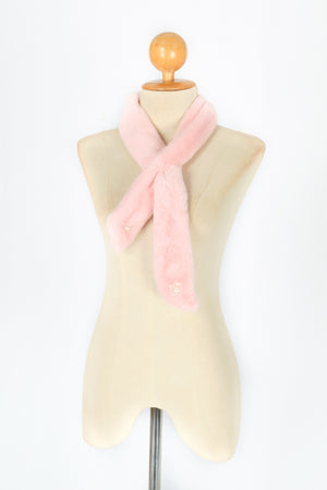 ผ้าพันคอขนกระต่ายปักไข่มุก - Rabbit Fur Scarf With Pearls