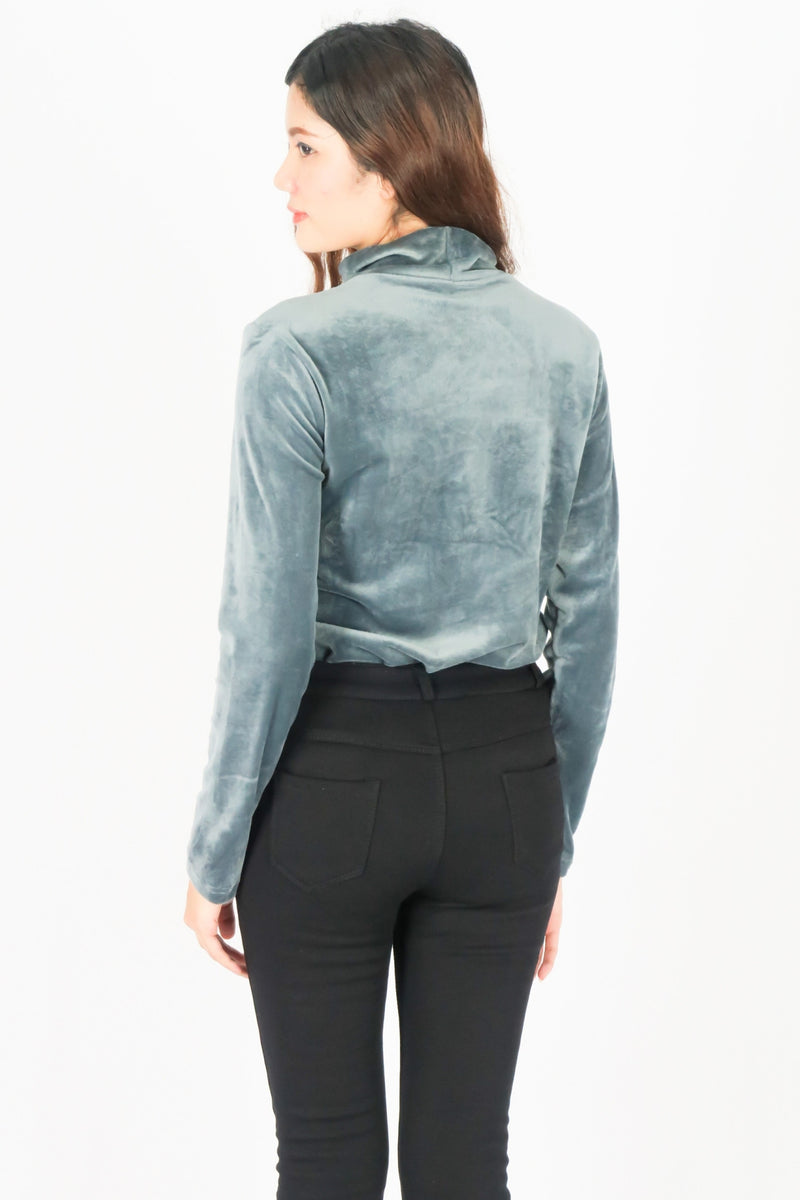 เสื้อฟลีซคอเต่า - Turtleneck Micro Fleece T-shirt