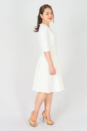 เดรสสีขาวคอรูปหัวใจ - Heart Collar Midi White Dress