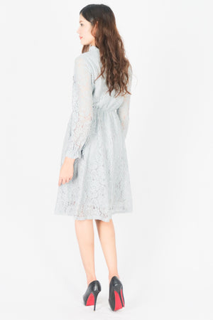 ชุดเดรสลูกไม้ - Lace Dress
