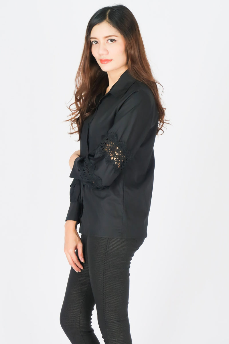 เสื้อเชิ้ตแต่งลูกไม้ - Lace Puff Sleeves Cotton Shirt