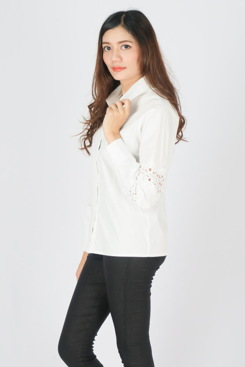 เสื้อเชิ้ตแต่งลูกไม้ - Lace Puff Sleeves Cotton Shirt
