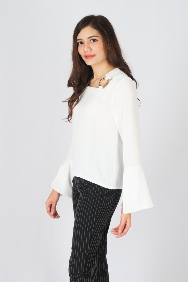 เสื้อเบลาส์แขนยาวแต่งโลหะ - Round Metal Chiffon Blouse