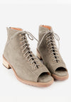 รองเท้าบูท แฟชั่นกันหนาว  - Lace Up Leather Ankle Boots