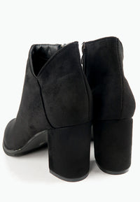รองเท้าบูทแฟชั่นส้นสูง No. S-388- Pointed Toe Mid Heel Ankle Boots