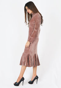 เดรสกำมะหยี่ คอเต่า - Turtleneck Velvet Midi Dress