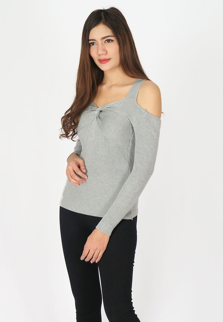 เสื้อไหมพรมแขนยาวเปิดไหล่ - Off-Shoulder Sweater