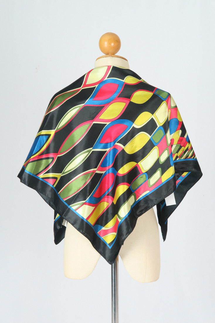 ผ้าพันคอซาตินแบบสี่เหลี่ยม - Satin Square Silk Scarf