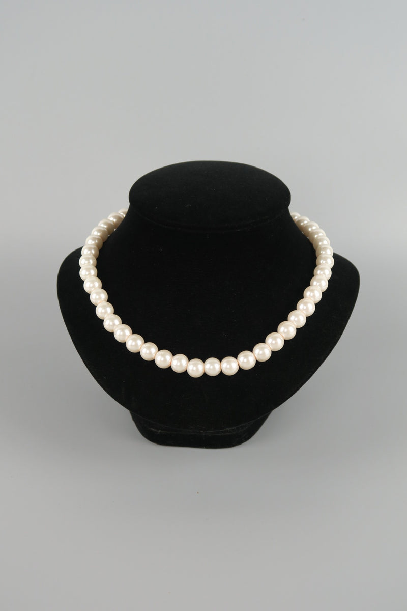 สร้อยคอมุก - Pearl Necklace