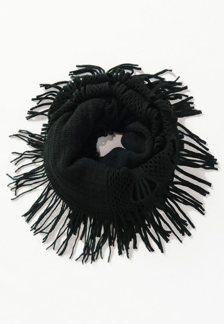 ผ้าพันคอทรงอินฟินิตี้ - Warm Knit Infinity Scarf With Tassels