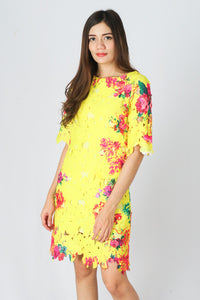 เดรสลูกไม้ลายดอกไม้ - Floral Lace Dress