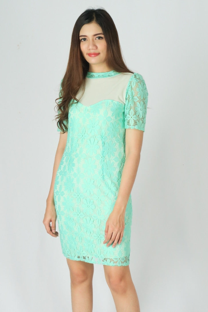 เดรสสั้นลูกไม้ - Lace Shift Dress