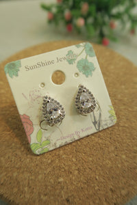 ต่างหูประดับคริสตัลทรงหยดน้ำ - Drop Earring