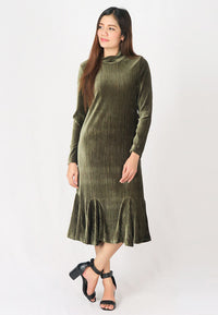 เดรสกำมะหยี่ คอเต่า - Turtleneck Velvet Midi Dress