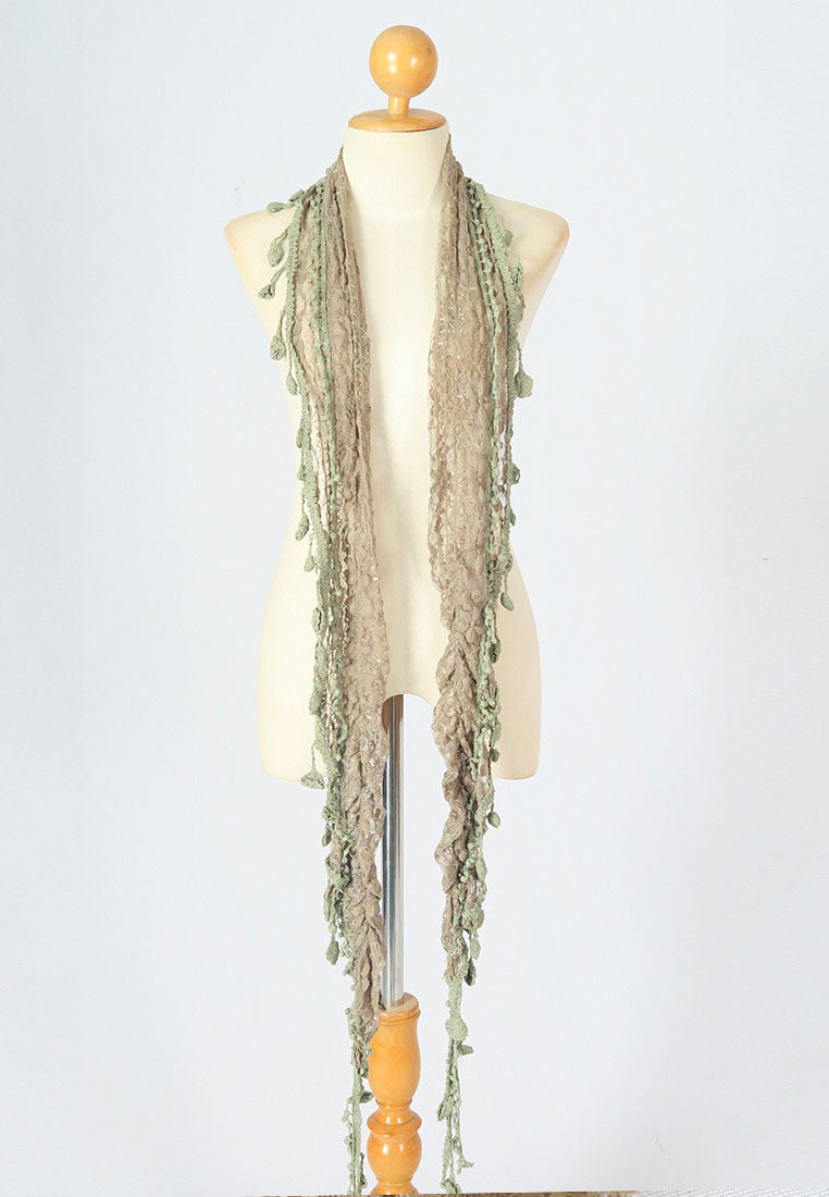 ผ้าพันคอแต่งพู่ลูกไม้ - Tassel Leafy Lace Scarf