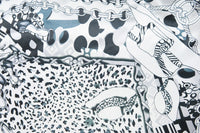 ผ้าพันคอซาตินแบบสี่เหลี่ยม - Satin Square Silk Scarf