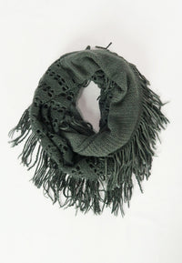ผ้าพันคอไหมพรมทรงอินฟินิตี้ทูโทน - Warm Knit Infinity Scarf With Tassels