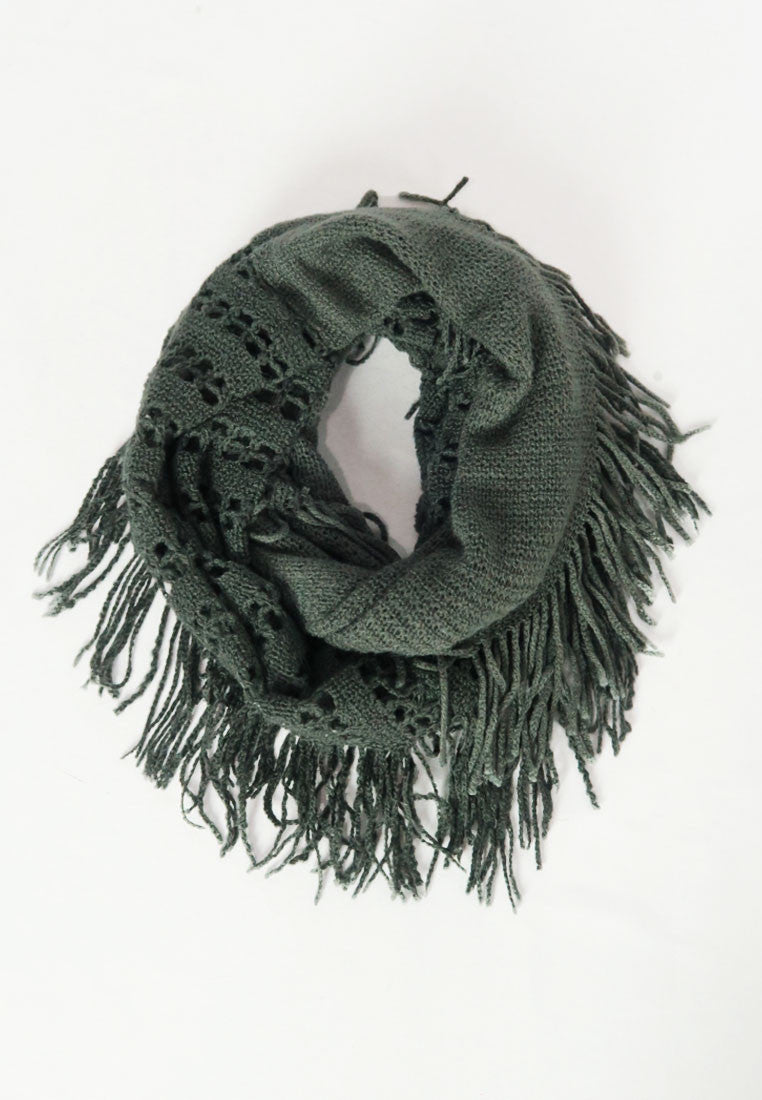 ผ้าพันคอไหมพรมทรงอินฟินิตี้ทูโทน - Warm Knit Infinity Scarf With Tassels