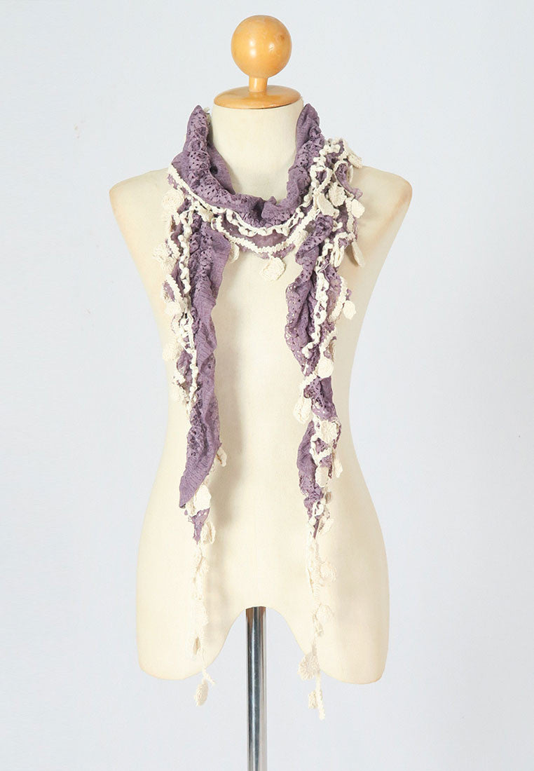 ผ้าพันคอแต่งพู่ลูกไม้ - Tassel Leafy Lace Scarf