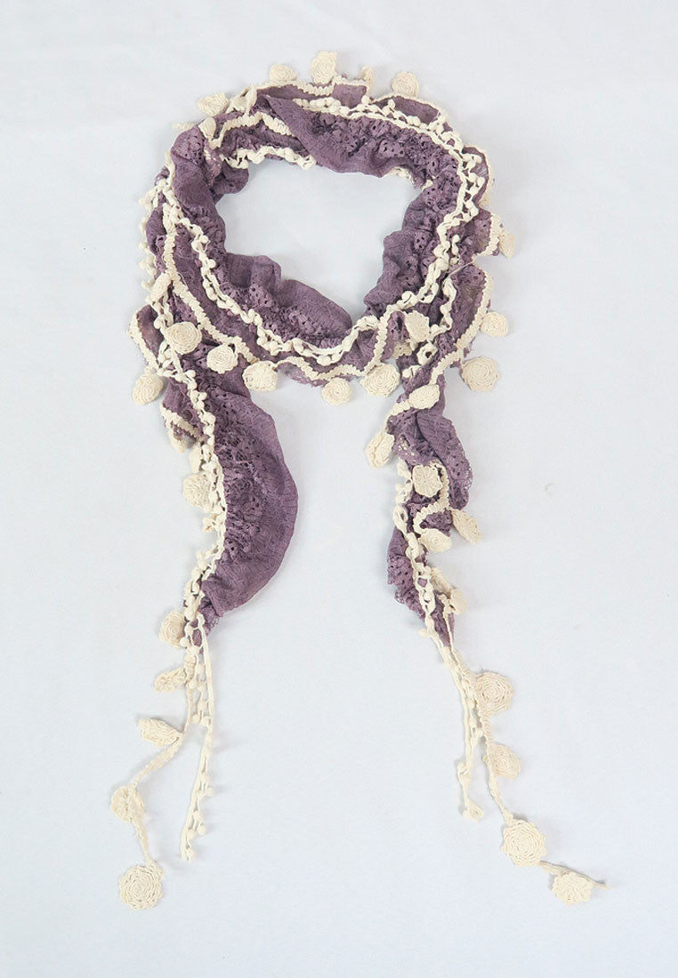 ผ้าพันคอแต่งพู่ลูกไม้ - Tassel Leafy Lace Scarf