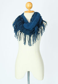ผ้าพันคอไหมพรมทรงอินฟินิตี้ทูโทน - Warm Knit Infinity Scarf With Tassels