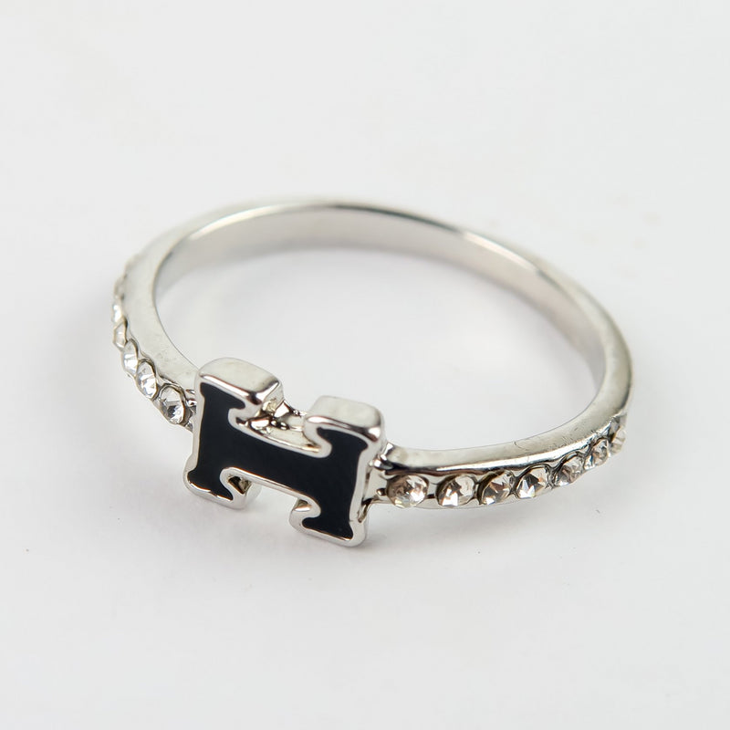 แหวนสแตนเลสสตีลเรียบหรู มีสไตล์ แหวนแฟชั่นผู้หญิง - No.563