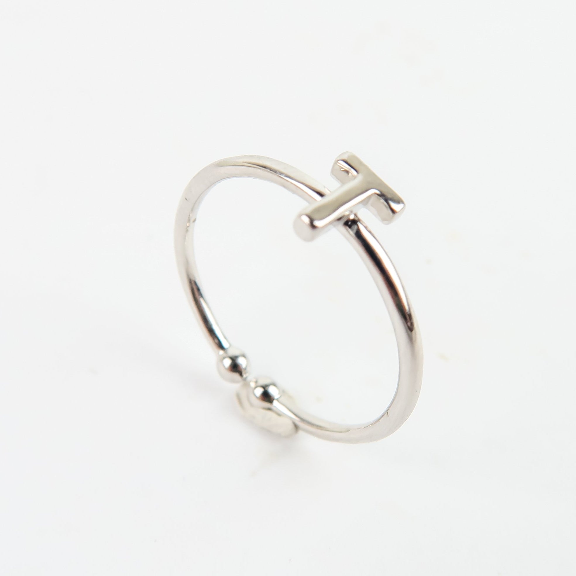 แหวนสแตนเลสสตีลเรียบหรู มีสไตล์ แหวนแฟชั่นผู้หญิง - No.5104