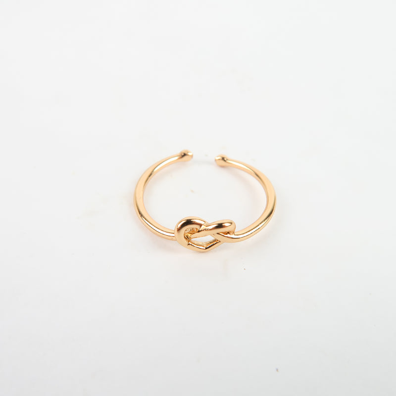 แหวนสแตนเลสสตีลเรียบหรู มีสไตล์ แหวนแฟชั่นผู้หญิง - No.5133