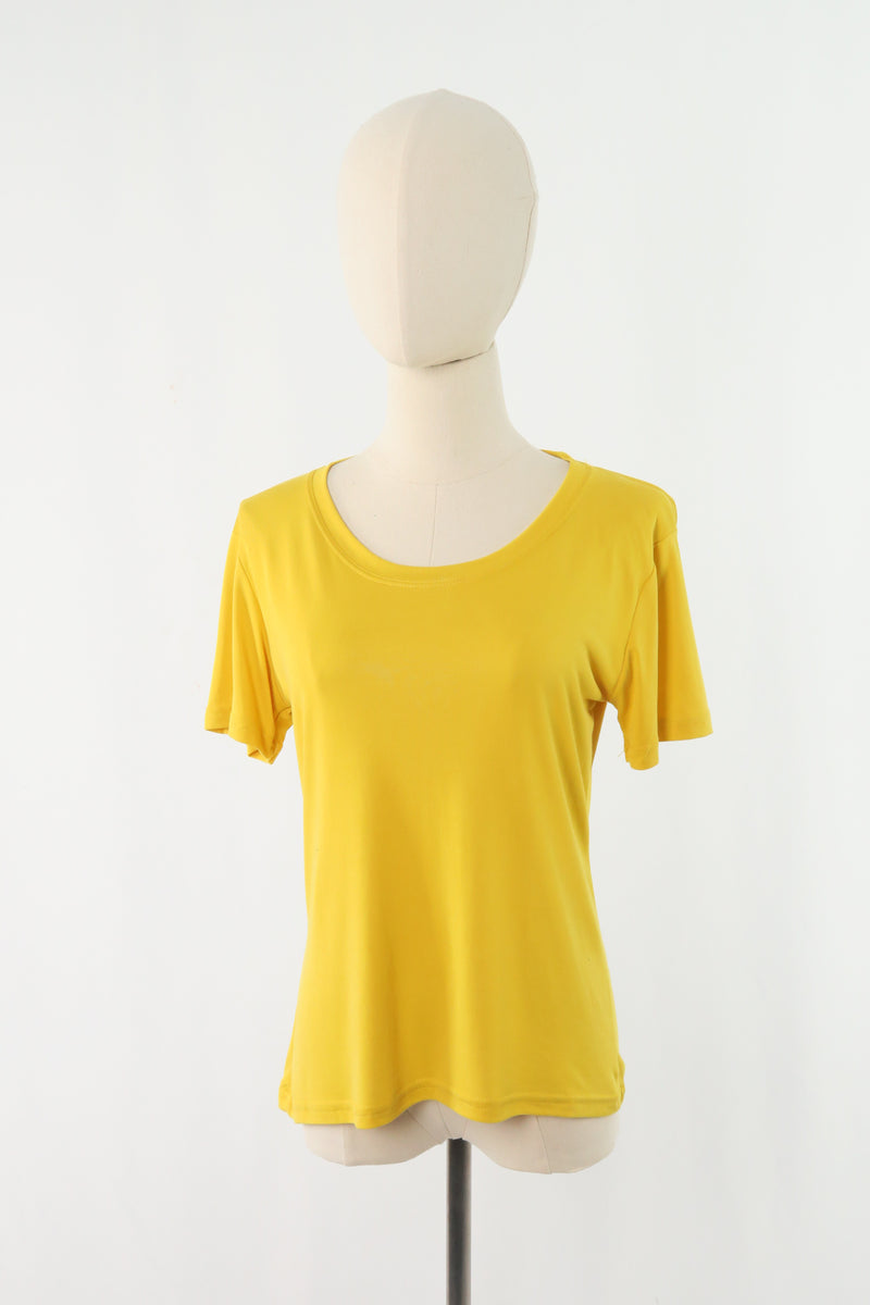 เสื้อยืดสีพื้นคอกลม - Basic T-Shirt