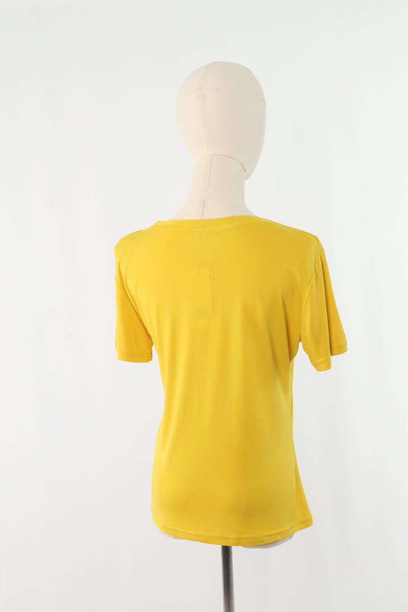 เสื้อยืดสีพื้นคอกลม - Basic T-Shirt