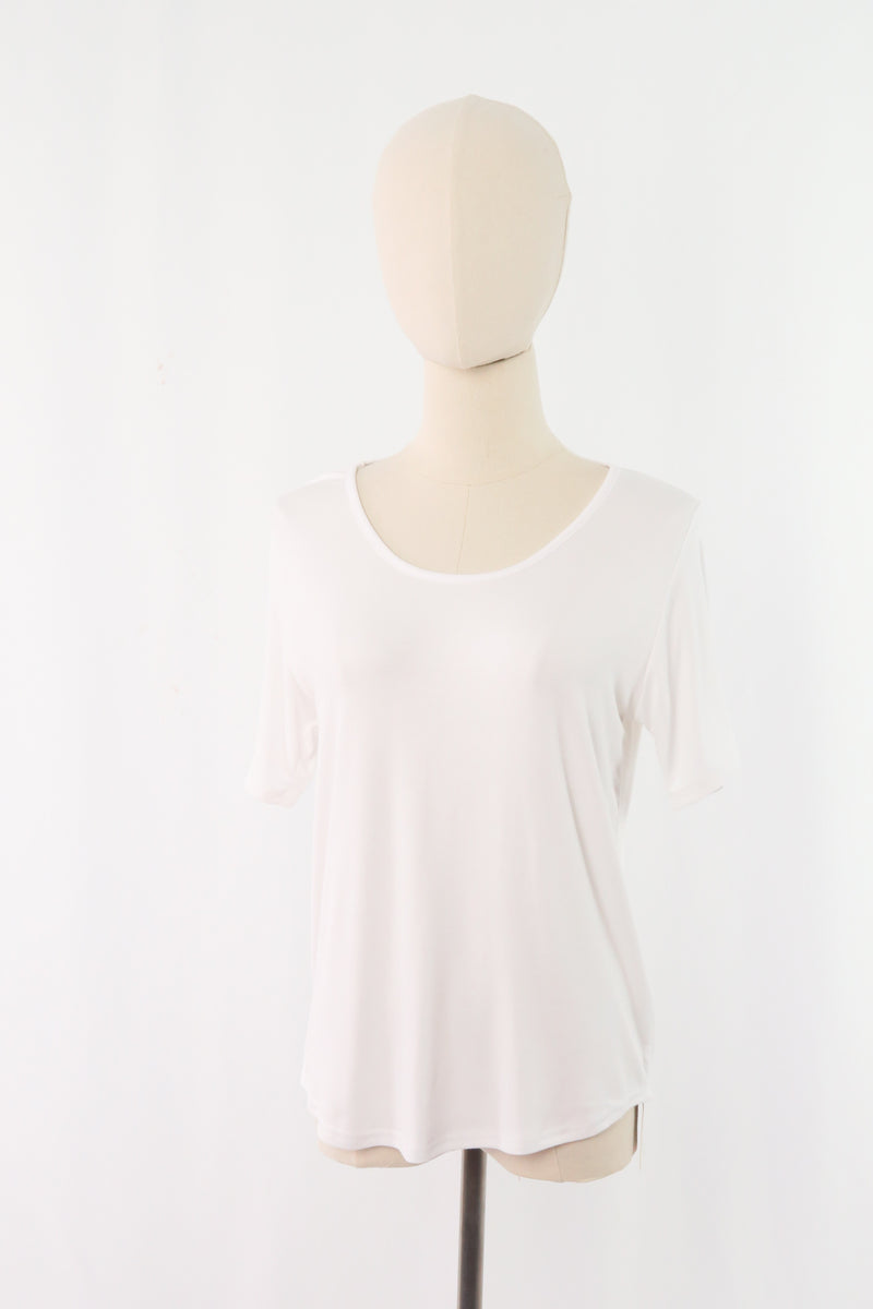 เสื้อยืดสีพื้นคอกลม - Basic T-Shirt No.21137