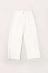 กางเกงยีนส์ทรงบอยเอวสูง - High-Waisted Jeans